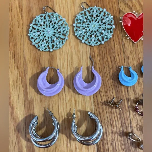🚨4X$25🚨 Colorful Earring Set - Picture 2 of 6